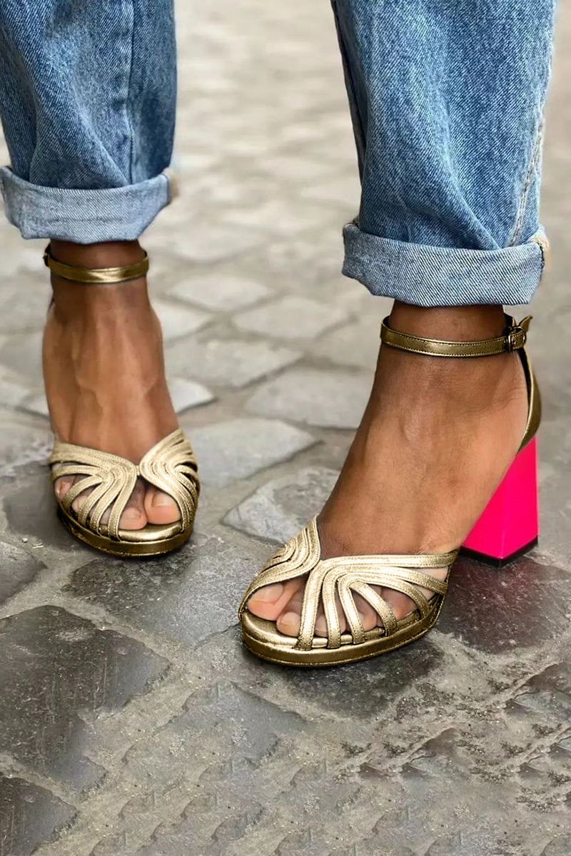 Matilda - Classic sandals with ankle strap and open toes