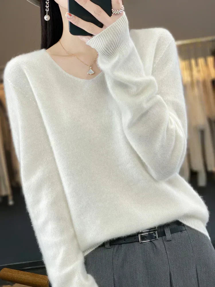 Elena - Elegant Duvet Pullover
