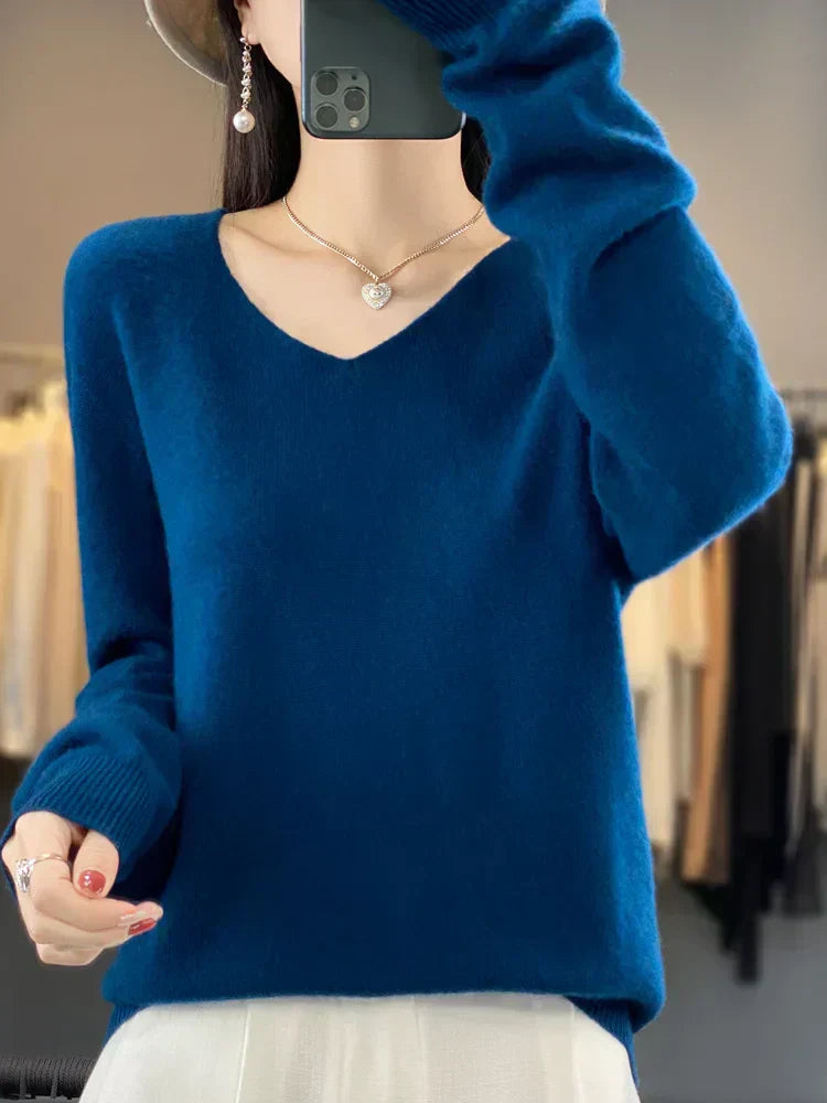 Elena - Elegant Duvet Pullover