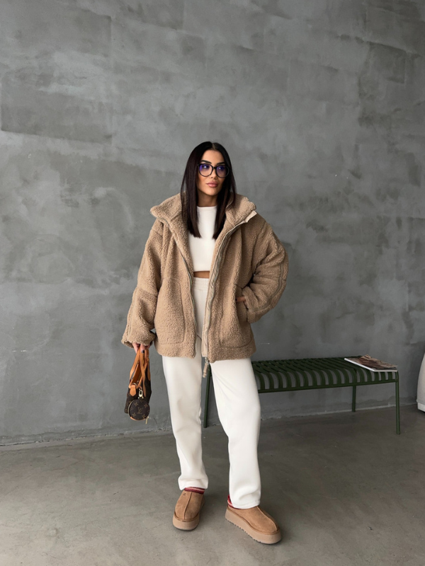 Women's Oversized Zip-Up Winter Jacket with High Collar Design