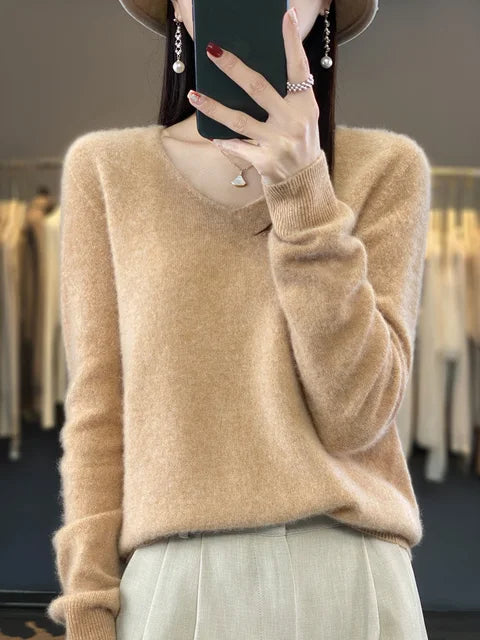 Elena - Elegant Duvet Pullover