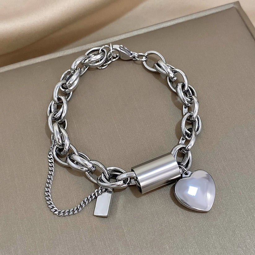 Chunky Heart Bracelet | Gold