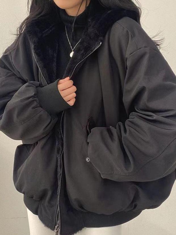 Women's Oversized Winter Jacket with Soft Lining and Zip Closure